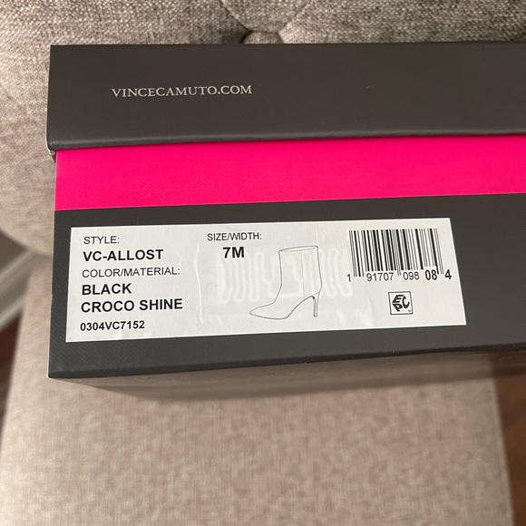 Vince Camuto Women's Allost Pointy Toe Bootie Ankle Boot In Size 7  EU 38 - Picture 6 of 10